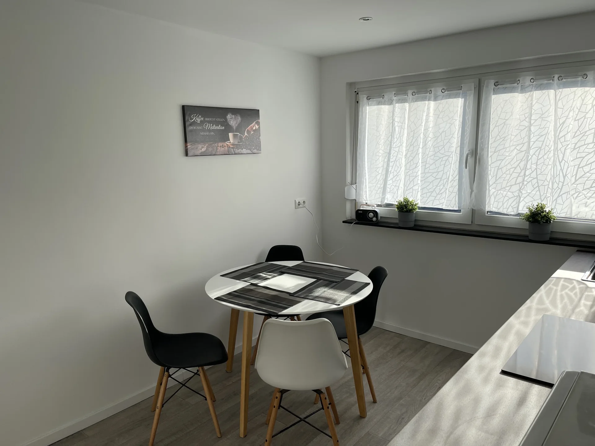 Burgzimmer Dankwaderobe Esstisch