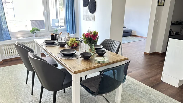 Th_Esstisch_Sofa