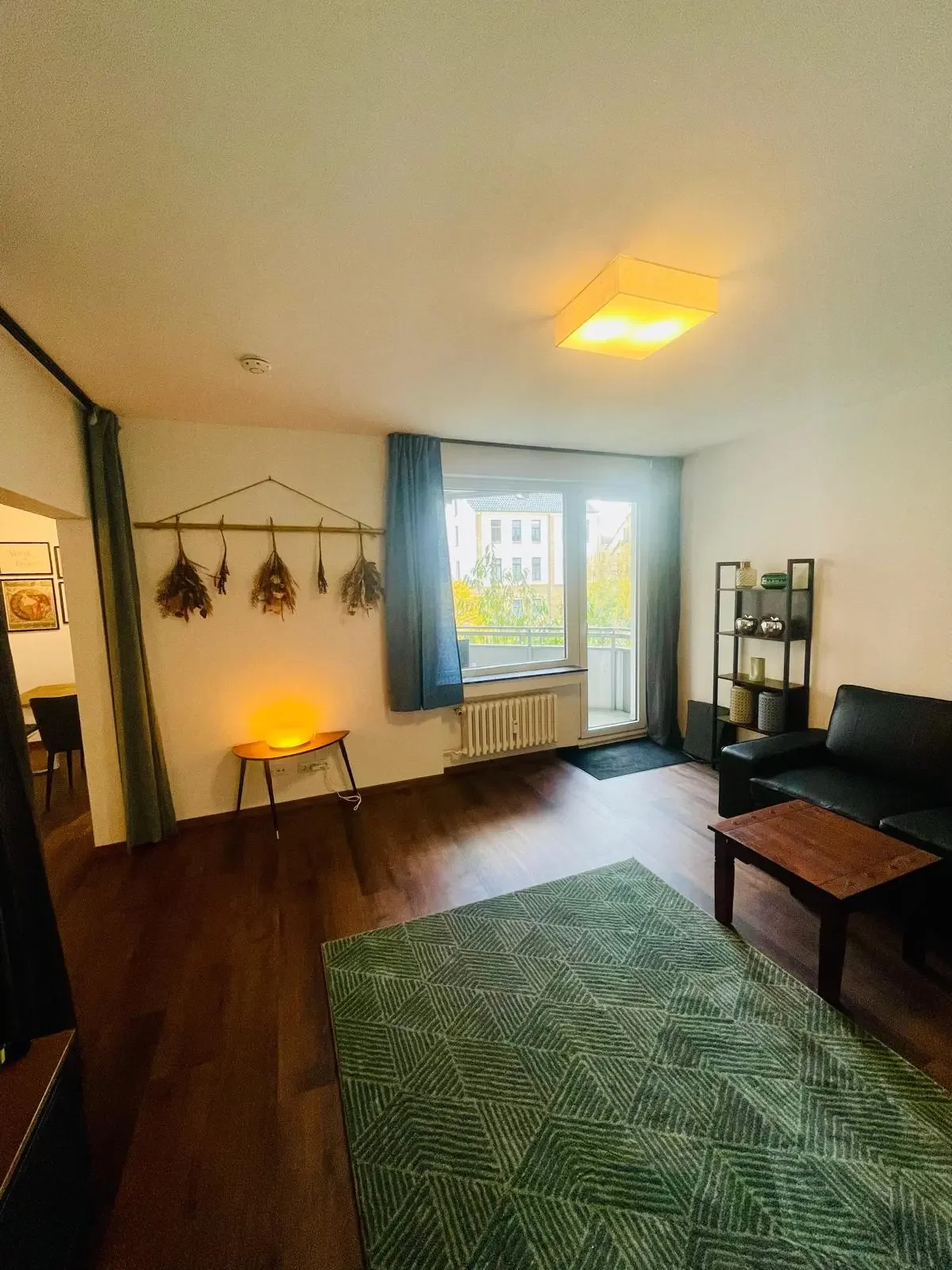 Th_Wohnzimmer_Balkon